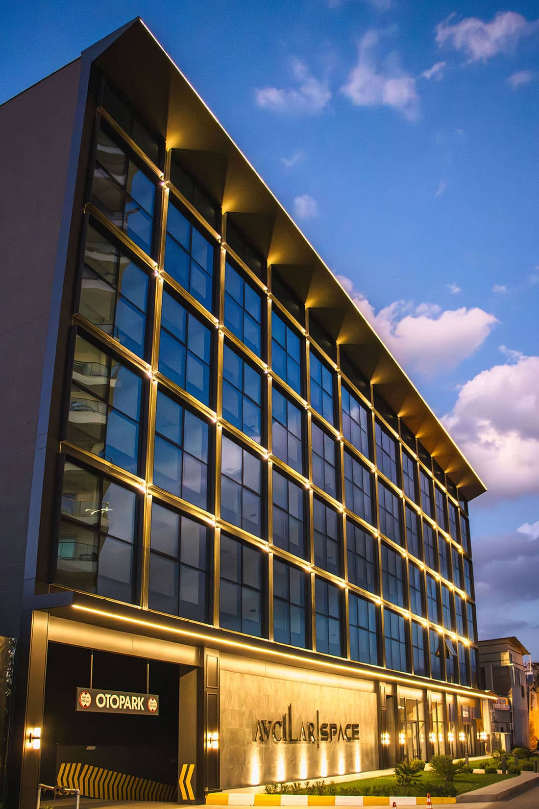 <img data-src="https://avcilarinsaat.com.tr/wp-content/uploads/2023/01/avcilar-Space-logo.png">